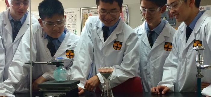 Инновации: Школьники из Австралии воссоздали препарат Дараприм, на который Turing Pharmaceuticals поднял цену в 56 раз